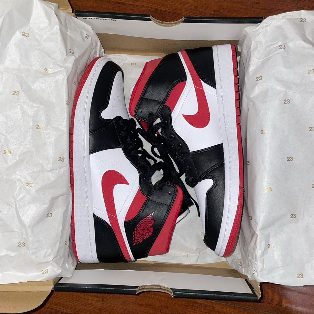 MEN AIR JORDAN 1 MID WHITE/GYM RED-BLACK SIZE 9.5
